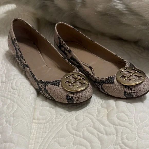 Tory Burch Snakeskin Flats with Gold Logo - Picture 9 of 9